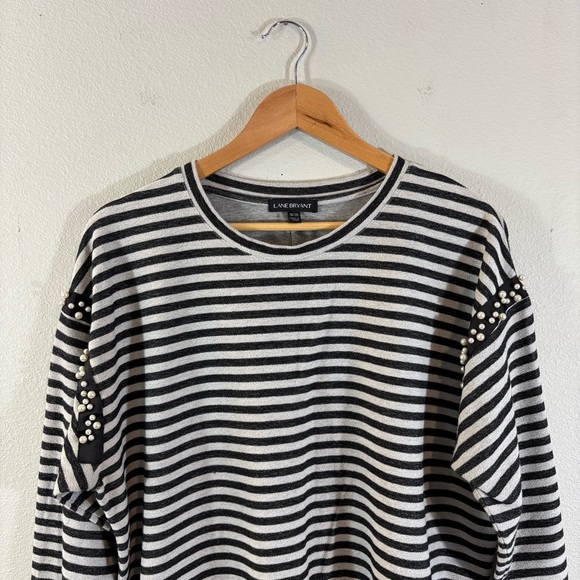 Lane Bryant Striped Sweater Size 18/20 Pearl Accent Black Gray Knit - Picture 2 of 9